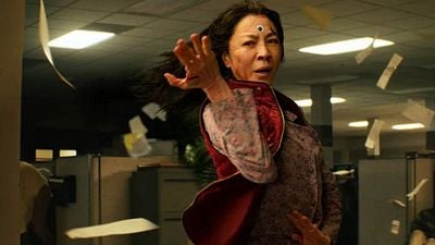 Michelle Yeoh, Hollywood’un Şöhretler Kaldırımı’nda Yerini Alıyor haber görseli
