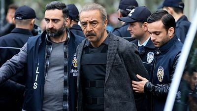 Yılmaz Erdoğan'ın "İnci Taneleri" Dizisinden İlk Fragman! haber görseli