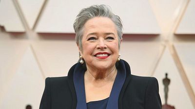 Oscar Ödüllü Kathy Bates Oyunculuğu Bırakıyor haber görseli