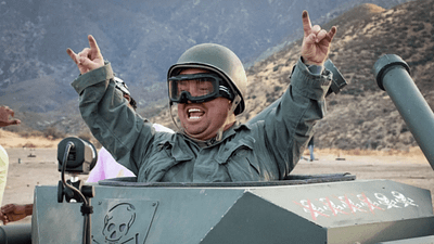 Yeni "Jackass" Filmi Geliyor: Johnny Knoxville Sinemalara Dönüyor haber görseli