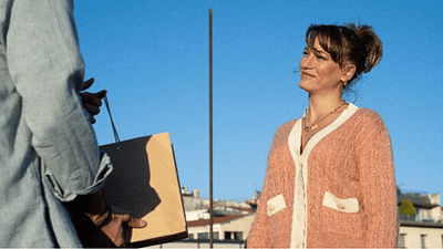 Netflix'in Fenomen Dizisi "Kimler Geldi Kimler Geçti"nin 3. Sezon Fragmanı Yayında! haber görseli