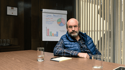 Netflix'in Çok Sevilen Komedi Dizisi İkinci Sezon Anlaşmasını Yaptı haber görseli