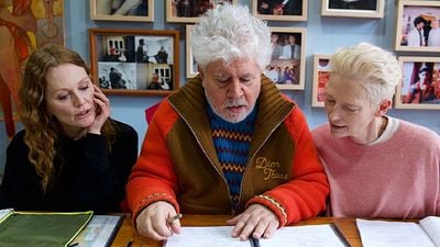 Pedro Almodóvar'ın Julianne Moore & Tilda Swinton Başrollü "The Room Next Door" Filminin Afişi Yayınlandı! haber görseli