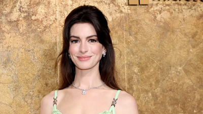 Anne Hathaway Bir Noel Filminde Yer Almayı Çok İstiyor