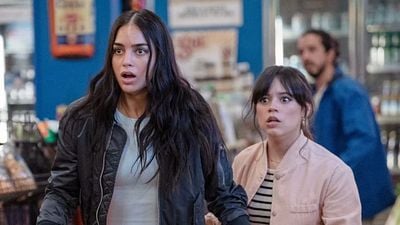 Jenna Ortega, Melissa Barrera'nın "Çığlık" Serisinden Kovulması Hakkında Sessizliğini Bozdu haber görseli