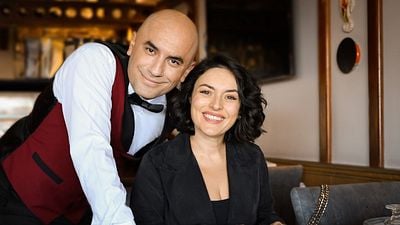 Giray Altınok ve Ezgi Mola'yı Buluşturan "Başka Bir Sen" Yakında Disney+'ta! haber görseli