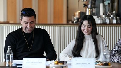 Ekranların Yeni Fenomeni Olmaya Aday: "Çirkin" Dizisi Oyuncuları Okuma Provasında Buluştu haber görseli