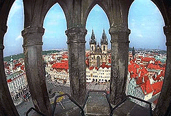 Hollywood Prag Yollarında haber görseli