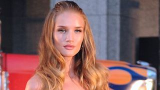 'Transformers 3'ün Renkli Osaka Galası! haber görseli