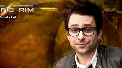 Charlie Day, Pasifik Savaşı Hakkında Konuştu