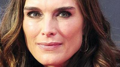Brooke Shields 'Michael J. Fox Show'da haber görseli