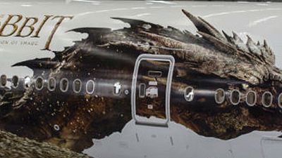 Hobbit: Smaug'un Çorak Toprakları Filminin Ejderhası Saklandığı Perdenin Ardından Çıktı haber görseli