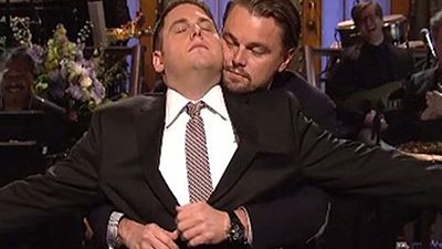 Leonardo DiCaprio ve Jonah Hill, Titanic Filminin En Meşhur Sahnesini Canlandırdı! haber görseli