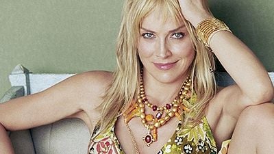 Sharon Stone Televizyona El Atıyor haber görseli