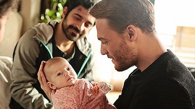 Kerem Bursin'in Bebek Sevgisi! haber görseli