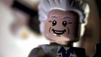 Geleceğe Dönüş Filminin Ünlü Saat Kulesi Sahnesi LEGO’larla Yeniden Çekildi! haber görseli