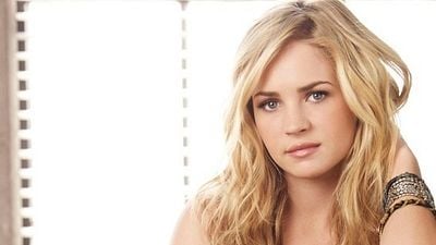 30 Karede Yükselen Yıldız Britt Robertson ve Kariyeri! haber görseli