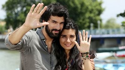 Kara Para Aşk Final Yapıyor! haber görseli