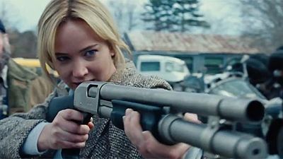 Jennifer Lawrence Kurşunu Namluya Sürdü! haber görseli