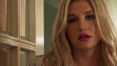 Ke$ha'nın Jane The Virgin Çıkartması
