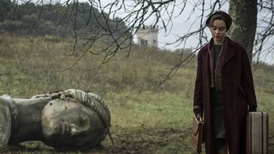 Emilia Clarke'ın Romantik Hayalet Hikayesi Voice From the Stone Filminden Yeni Klip Geldi! haber görseli