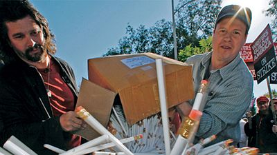 WGA Grevden Döndü mü? haber görseli