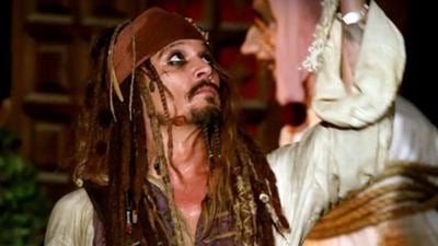 Johnny Depp'ten Disneyland Ziyaretçilerine Sürpriz!