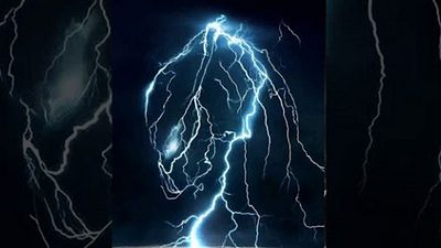 "The Predator" Filminden Hareketli Poster Geldi! haber görseli