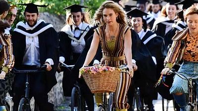 "Mamma Mia! Yeniden Başlıyoruz"dan İlk Altyazılı Fragman! haber görseli