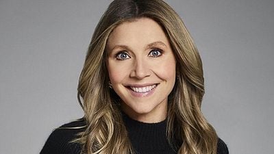 Sarah Chalke ‘Friends From College’ın İkinci Sezonunda! haber görseli