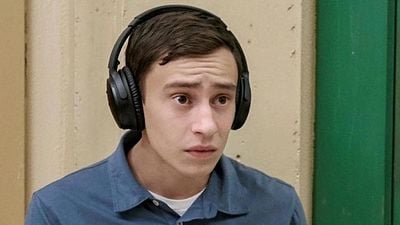 Netflix Dizisi ‘Atypical’ 3. Sezon Onayını Aldı haber görseli