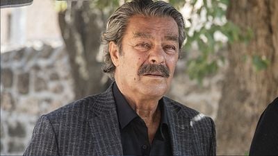 Kadir İnanır ve Vahide Perçin'li "Kapı"dan Fragman! haber görseli