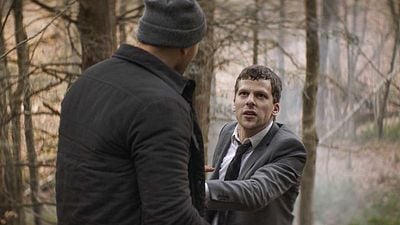 Salma Hayek “The Hummingbird Project” Klibinde Alexander Skarsgård’ı Tehdit Ediyor! haber görseli