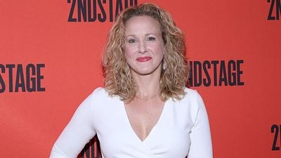 Lucy Liu'lu 'Why Women Kill' Kadrosu Şekilleniyor haber görseli