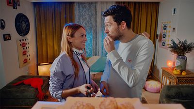 BluTV Dizisi "Aynen Aynen"den Fragman Geldi! haber görseli