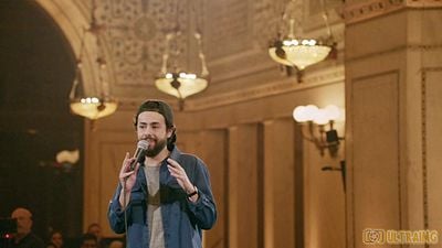 Yaratıcı Yazar Ramy Youssef, A24'le Anlaşma Sağladı haber görseli