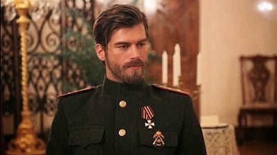 Kıvanç Tatlıtuğ'dan Atatürk Rolü Hakkında Açıklama Geldi haber görseli