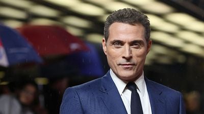 Rufus Sewell, Baz Luhrmann Filminde Elvis'in Babasını Oynayacak haber görseli