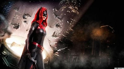 "Batwoman" Dizisi Çalışanlarından Biri Set Kazasında Yaralandı haber görseli