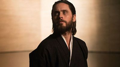 Jared Leto Coronavirüsten Habersiz Bir Şekilde Çölde Meditasyon Yapıyormuş haber görseli