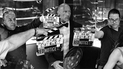 Dwayne Johnson, "Red Notice" Çekimlerine Eylül'de Başlanacağını Söylüyor haber görseli