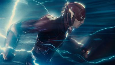 Ezra Miller'ın Yazdığı "The Flash" Senaryosu, "Geleceğe Dönüş"e Benziyordu! haber görseli