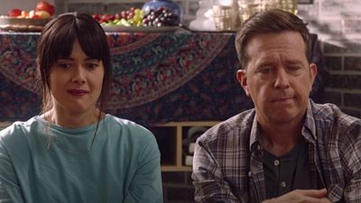 Ed Helms ve Patti Harrison'lı "Together Together"dan Fragman Paylaşıldı