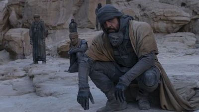 Oscar Isaac, Jason Momoa ve Javier Bardem, Dune'daki Kostümlerinden Bahsetti haber görseli