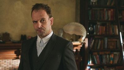Jonny Lee Miller, The Crown'un Beşinci Sezonunda Başbakan John Major'ı Oynayacak haber görseli