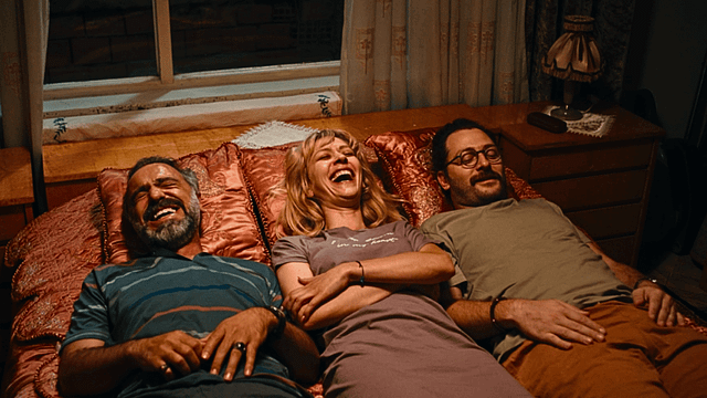 Vuslat Saraçoğlu'nun Ödüllü Filmi "Bildiğin Gibi Değil" Ekim'de Vizyonda! haber görseli