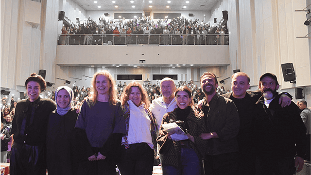 “Taşacak Bu Deniz” Ekibi, Trabzon Film Festivali’nde İzleyicilerin Sorularını Yanıtladı haber görseli