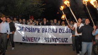 Sinemacılar, Dersim'de Barajları Protesto Etti! haber görseli