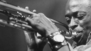 Miles Davis Beyazperdeye Geliyor haber görseli