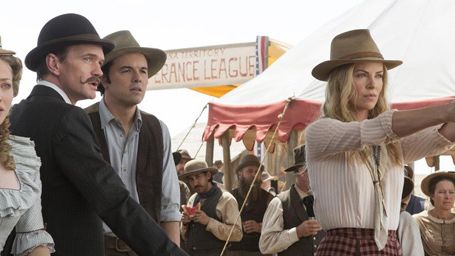 Seth MacFarlane, A Million Ways to Die in the West'in Karakter Afişlerini Paylaştı haber görseli